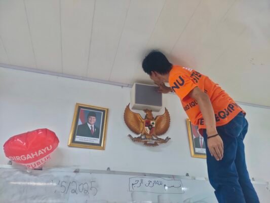 Pemasangan speaker sekolah untuk audio paging system