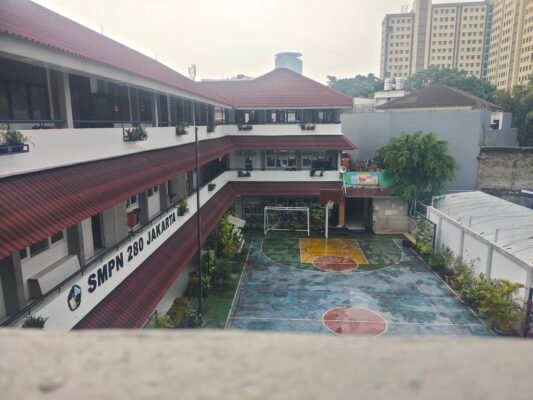 Pemasangan audio paging system di SMP Negeri Jakarta