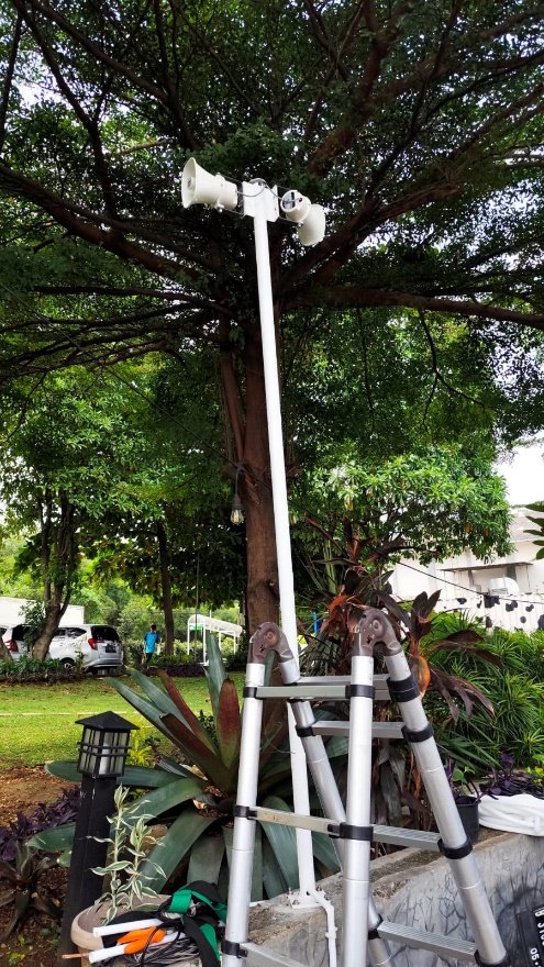 Pemasangan speaker outdoor di Pabrik Susu Cimory Sentul